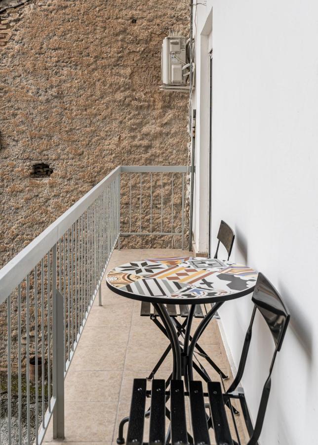 Spacious 2Bd Apt Next To Metro Athens Exterior photo
